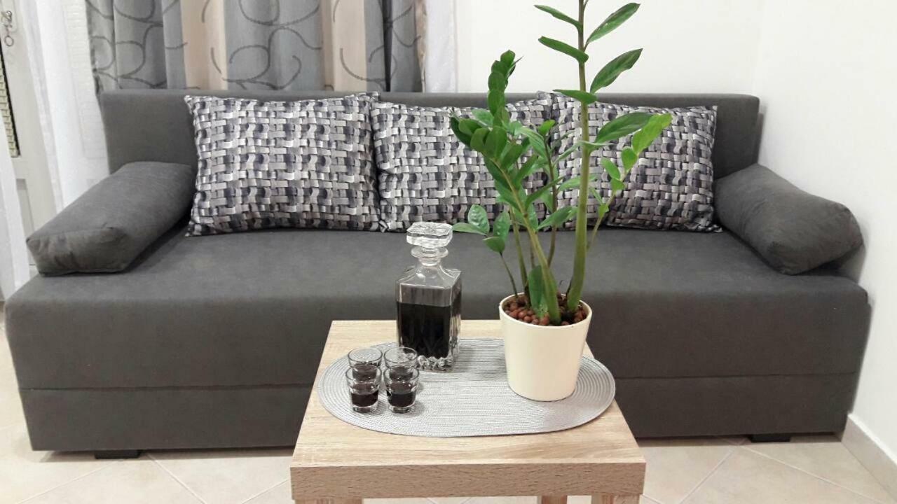 Apartment Smodlaka Dugopolje Bagian luar foto
