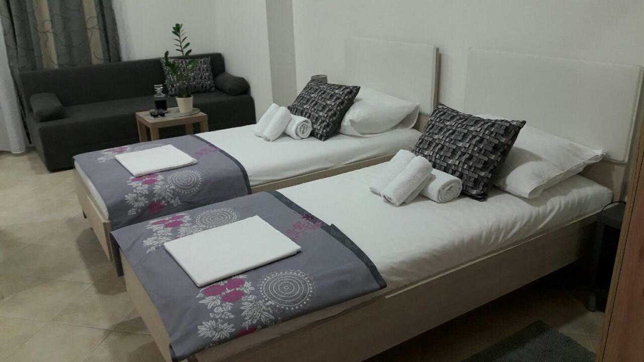 Apartment Smodlaka Dugopolje Bagian luar foto