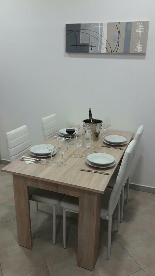 Apartment Smodlaka Dugopolje Bagian luar foto
