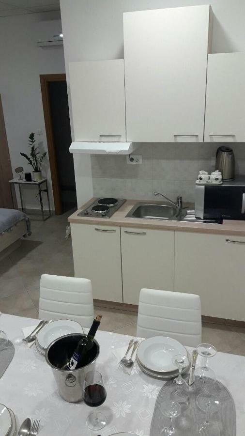 Apartment Smodlaka Dugopolje Bagian luar foto